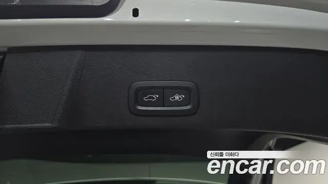 Volvo XC40 2022 — Фото 20/20