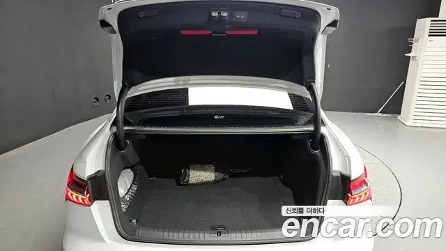 Audi A6 2021 — Фото 19/20