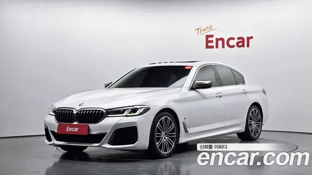 BMW 5 Series 2018 — Фото 9/20