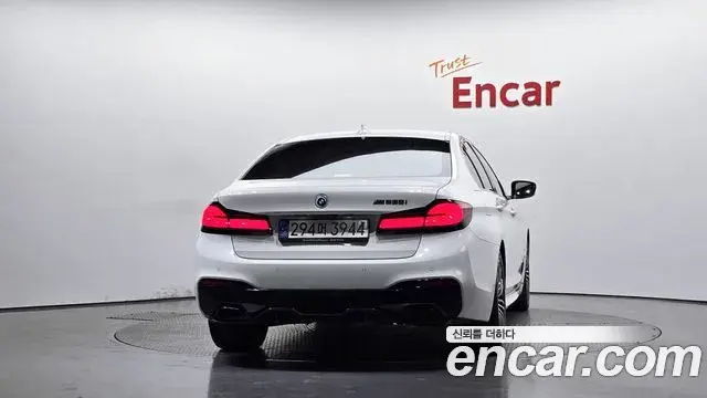BMW 5 Series 2018 — Фото 3/20