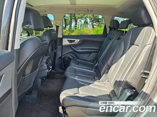 Audi Q7 2019 — ფოტო 20/20
