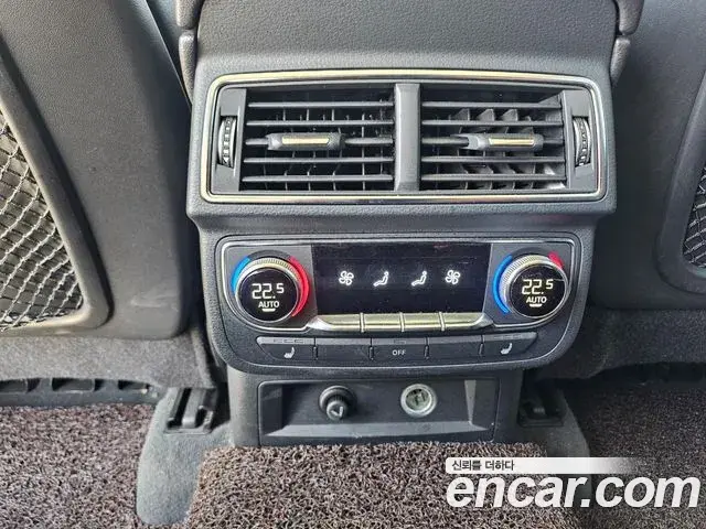 Audi Q7 2019 — ფოტო 13/20