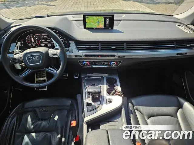 Audi Q7 2019 — ფოტო 12/20
