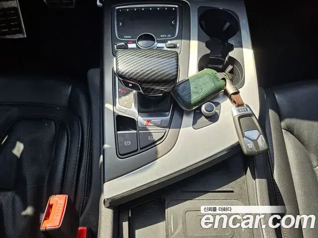 Audi Q7 2019 — ფოტო 6/20