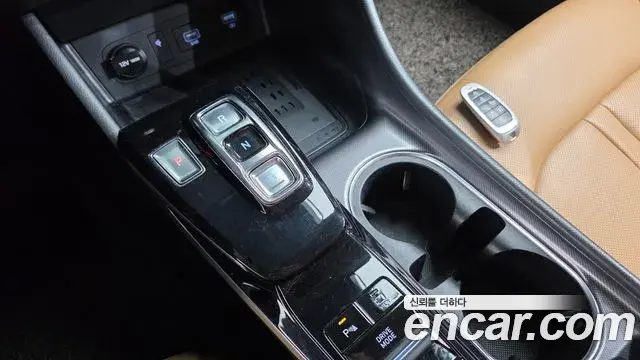 Hyundai Sonata Hybrid 2019 — Şəkil 28/33