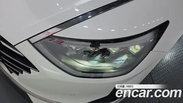 Hyundai Sonata Hybrid 2019 — Şəkil 32/33