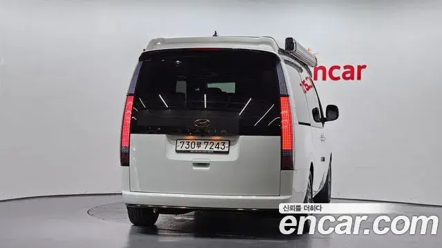 Hyundai Staria 2024 — Photo 16/34