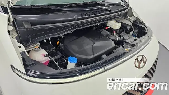 Hyundai Staria 2024 — Photo 14/34