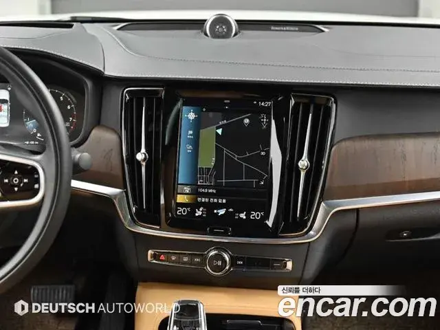 Volvo S90 2021 — Photo 1/20