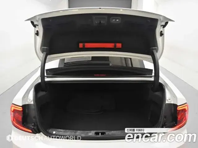 Volvo S90 2021 — Photo 7/20