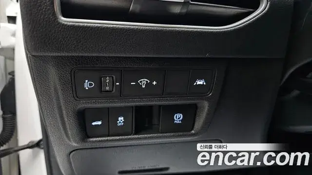 Hyundai Sonata Hybrid 2019 — Photo 12/20