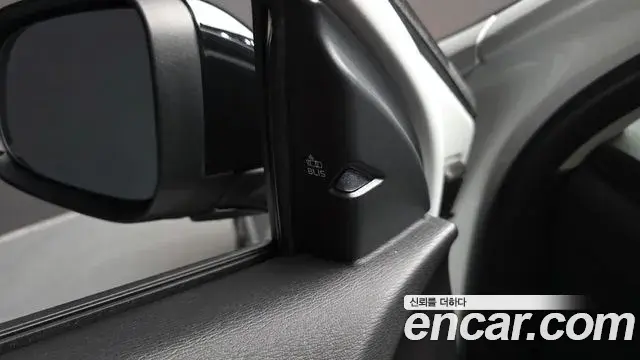 Volvo V40 Cross Country 2019 — Photo 6/38