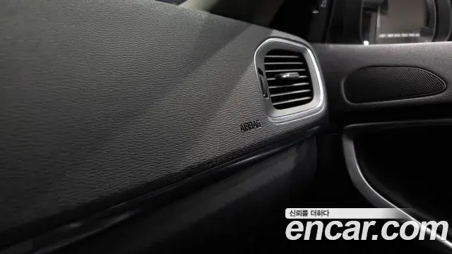 Volvo V40 Cross Country 2019 — Photo 14/38