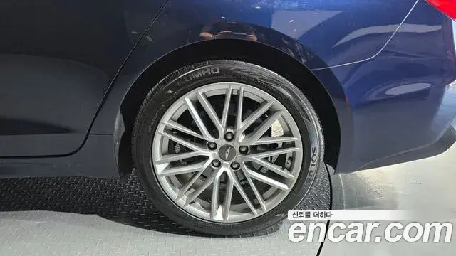 Genesis G70 2019 — Şəkil 14/33