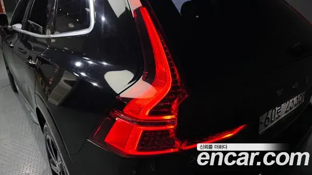 Volvo XC60 2018 — Şəkil 2/32