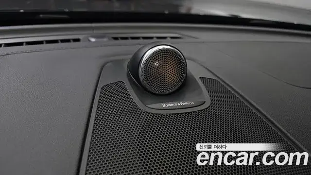 Volvo XC60 2018 — Şəkil 20/32