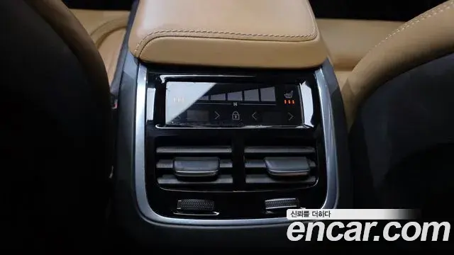 Volvo XC60 2018 — Şəkil 5/32