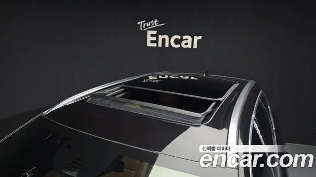Volvo XC60 2018 — Şəkil 7/32