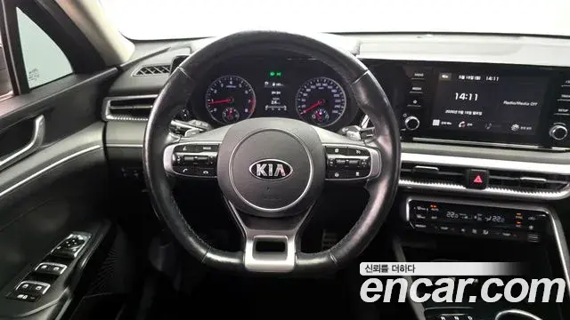 Kia K5 2020 — Photo 19/20
