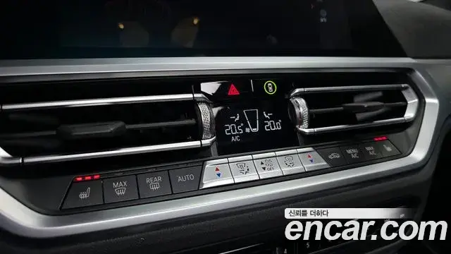 BMW 4 Series 2021 — Photo 28/33