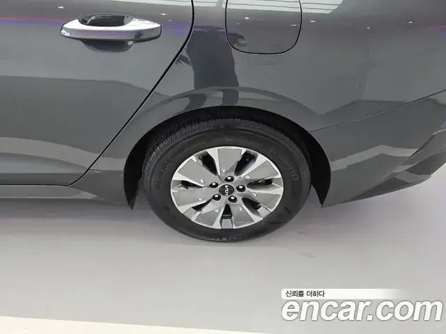 Kia K5 2022 — Şəkil 11/19