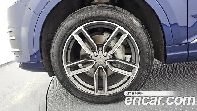 Audi Q7 2019 — Photo 21/31
