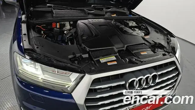 Audi Q7 2019 — Photo 4/31