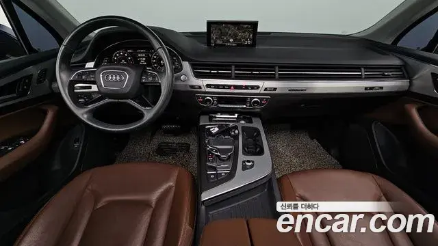 Audi Q7 2019 — Photo 25/31