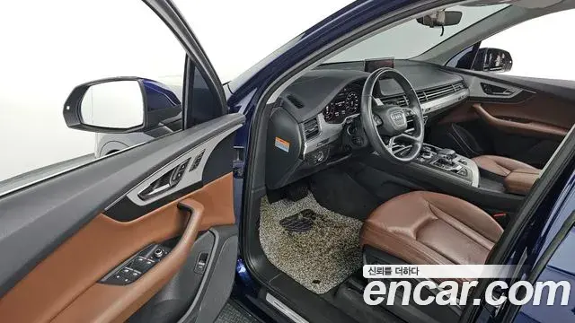 Audi Q7 2019 — Photo 30/31
