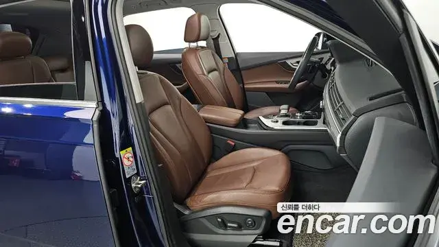 Audi Q7 2019 — Photo 13/31