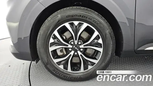 Kia Carnival 2021 — Photo 13/31