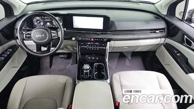 Kia Carnival 2021 — Photo 28/31