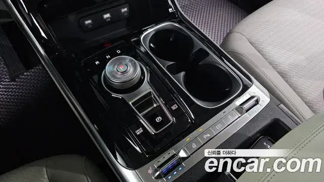 Kia Carnival 2021 — Photo 21/31