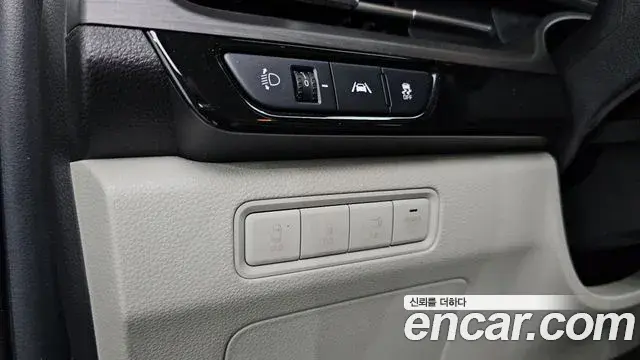 Kia Carnival 2021 — Photo 14/31