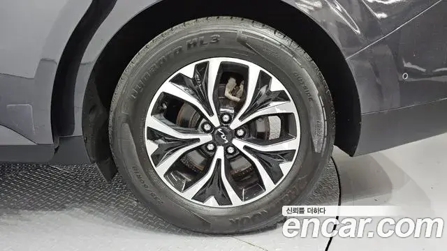 Kia Carnival 2021 — Photo 2/31