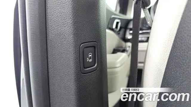 Kia Carnival 2021 — Photo 20/31