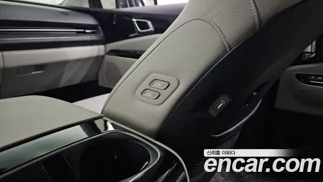 Kia Carnival 2021 — Photo 26/31