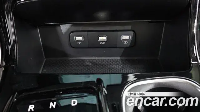 Kia Carnival 2021 — Photo 12/31