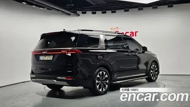 Kia Carnival 2023 — ფოტო 9/30