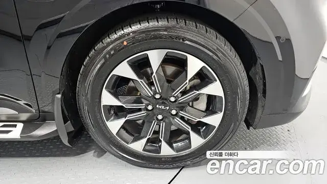 Kia Carnival 2023 — ფოტო 11/30