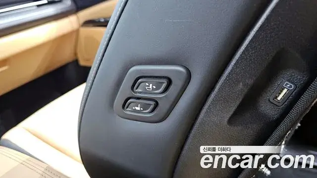 Kia Carnival 2023 — ფოტო 24/30