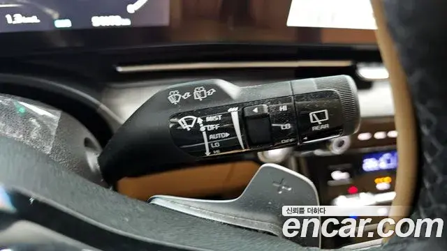 Kia Carnival 2023 — ფოტო 4/30