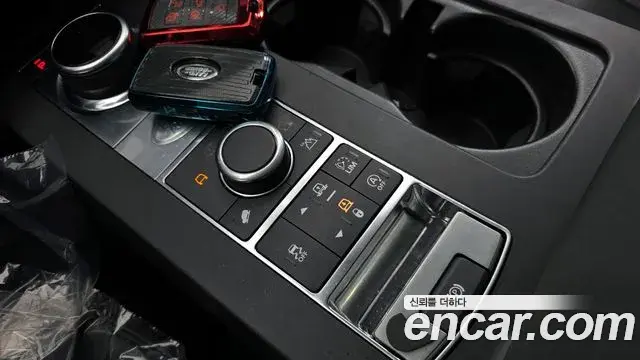 Land Rover Discovery 5 2018 — ფოტო 1/32