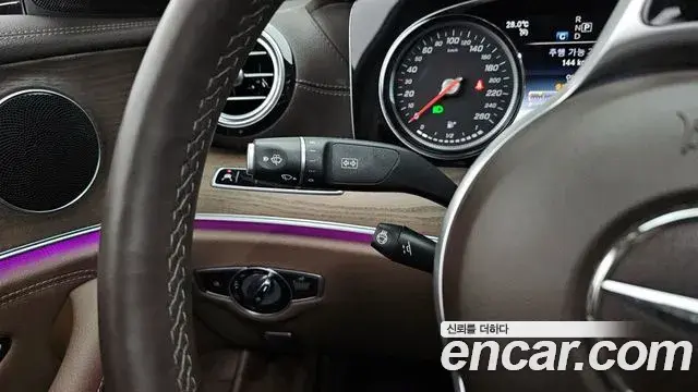 Mercedes-Benz E-Class 2019 — Photo 3/33
