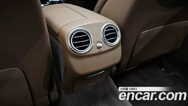 Mercedes-Benz E-Class 2019 — Photo 28/33