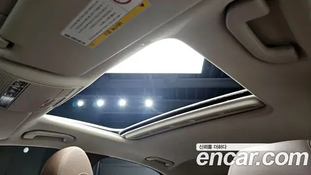 Mercedes-Benz E-Class 2019 — Photo 27/33