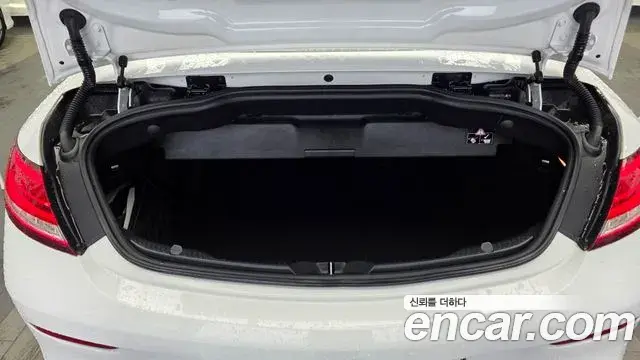 Mercedes-Benz C-Class 2019 — Şəkil 21/29