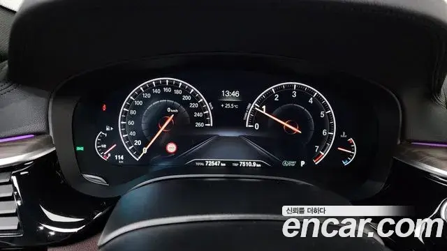 BMW 5 Series 2019 — Photo 21/33
