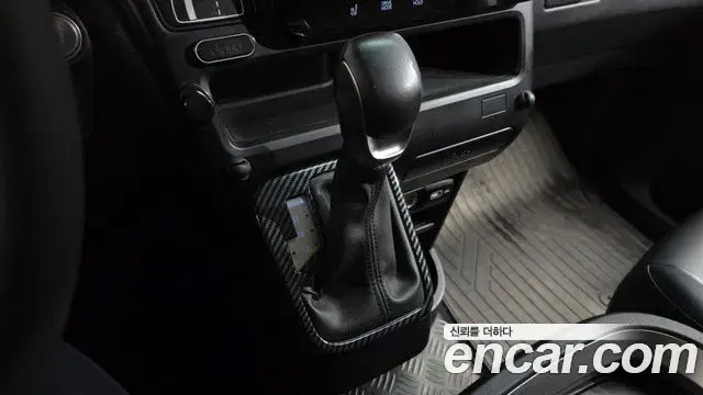 Hyundai Staria 2021 — Şəkil 18/30