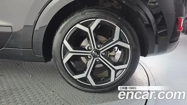 Kia Niro 2022 — Şəkil 29/33